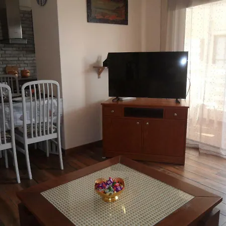Апартаменты Sunshine Apts, Two Bedroom , Free Internet, No 3