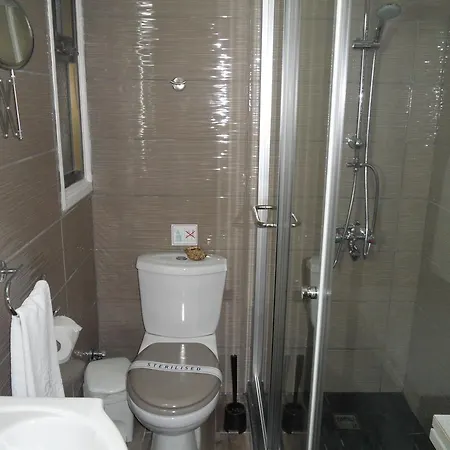 Daire Sunshine Apts, Two Bedroom , Free Internet, No 3 Aya Napa