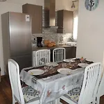 Sunshine Apts, Two Bedroom , Free Internet, No 3 圣纳帕