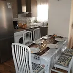 Sunshine Apts, Two Bedroom , Free Internet, No 3 公寓