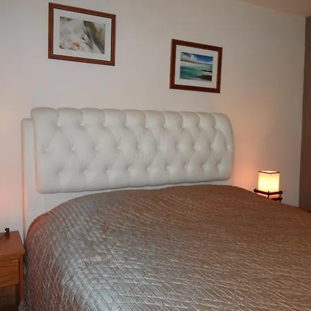 Apartment Sunshine Apts, Two Bedroom , Free Internet, No 3