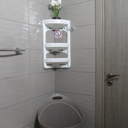 Sunshine Apts, Two Bedroom , Free Internet, No 3 Apartment