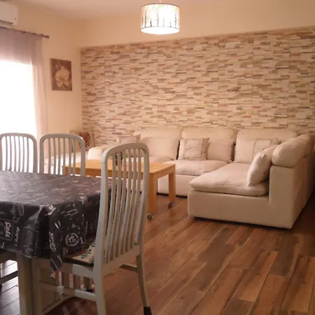 Apartment Sunshine Apts, Two Bedroom , Free Internet, No 3