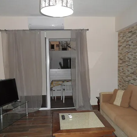 Sunshine Apts, Two Bedroom , Free Internet, No 3 圣纳帕