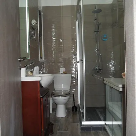 Sunshine Apts, Two Bedroom , Free Internet, No 3 アパート *