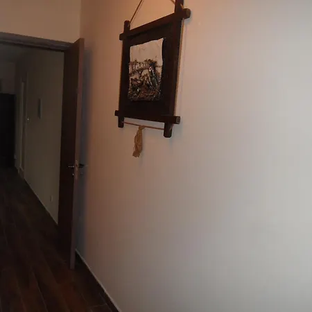 Sunshine Apts, Two Bedroom , Free Internet, No 3 アパート *