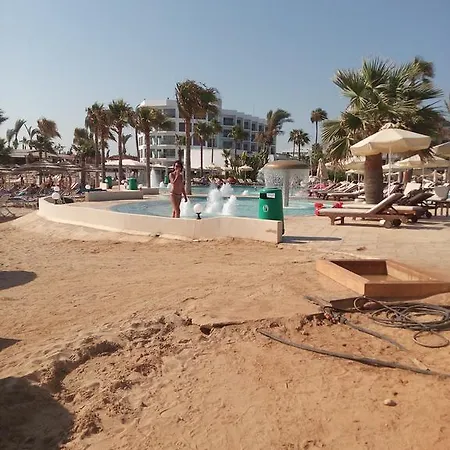 Sunshine Apts, Two Bedroom , Free Internet, No 3