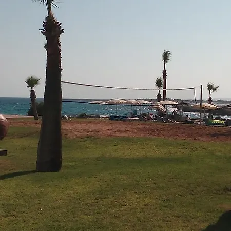 Sunshine Apts, Two Bedroom , Free Internet, No 3 דירה איה נאפה