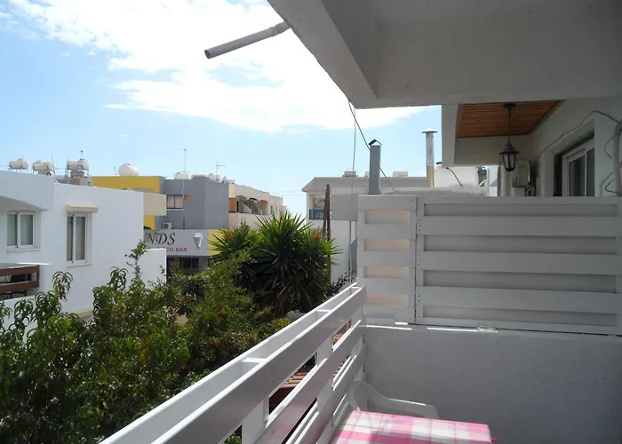 Sunshine Apts, Two Bedroom , Free Internet, No 3 * Ayia Napa