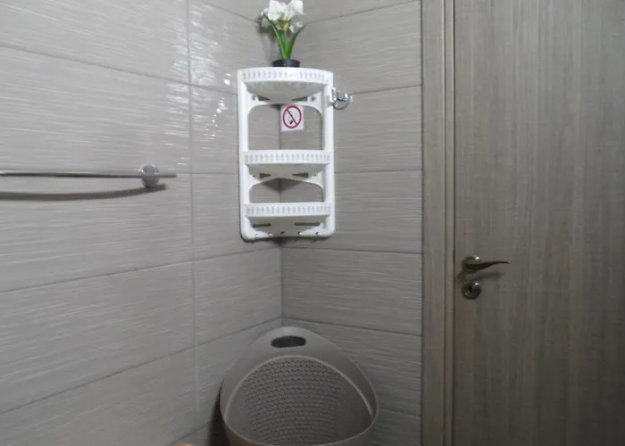 Sunshine Apts, Two Bedroom , Free Internet, No 3 Apartamento