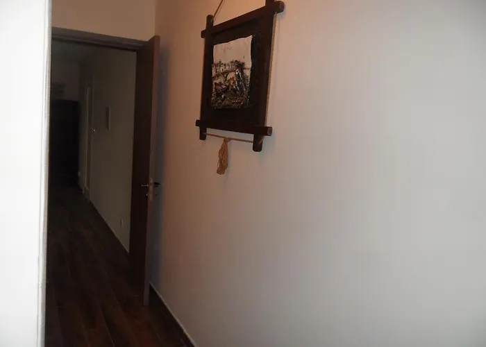 Sunshine Apts, Two Bedroom , Free Internet, No 3 Apartment *