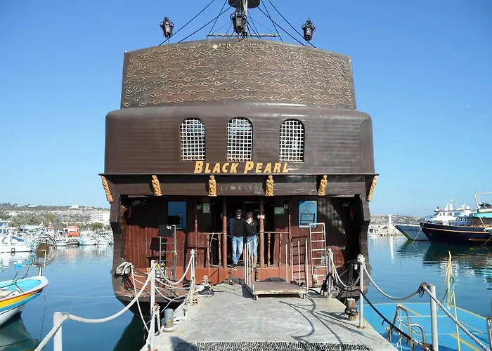 Sunshine Apts, Two Bedroom , Free Internet, No 3 *